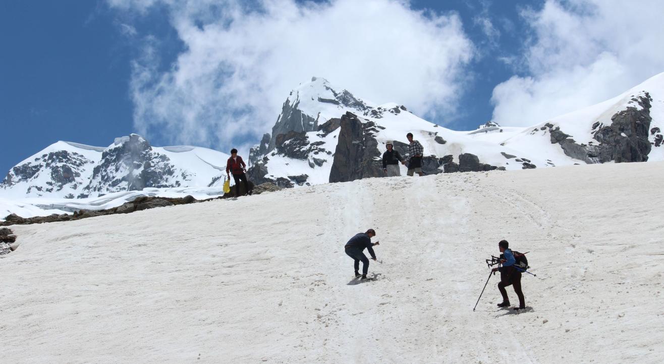 Hamta Pass and Chandratal Lake trek with Safarnama