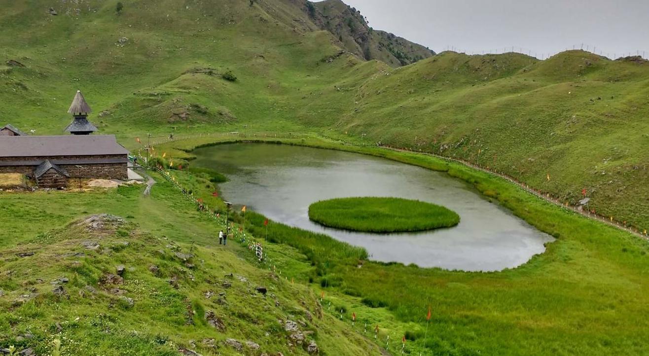 Parashar lake trek