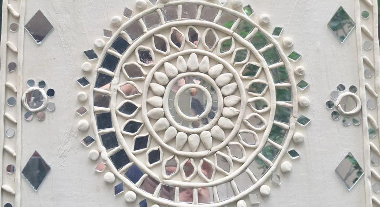 Mud & Mirror Work – Lippan Art Workshop