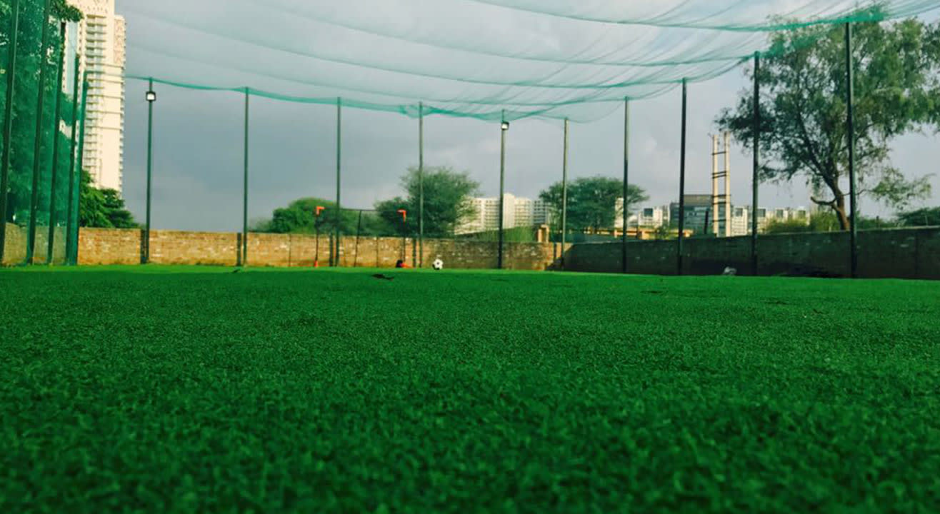 Book Sports Grounds & Turfs in Pune, Bangalore, Hyderabad, Mumbai, Delhi NCR & More!