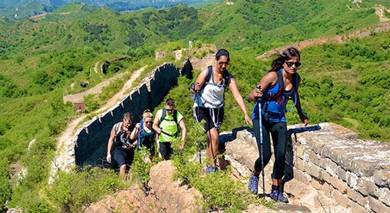 Walking on the chinese wall