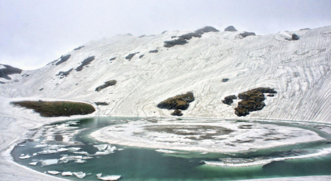 Bhrigu Lake
