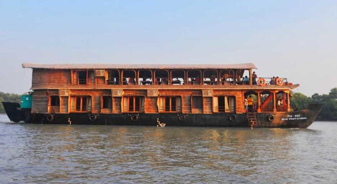 Dinner Boat Cruise in Goa