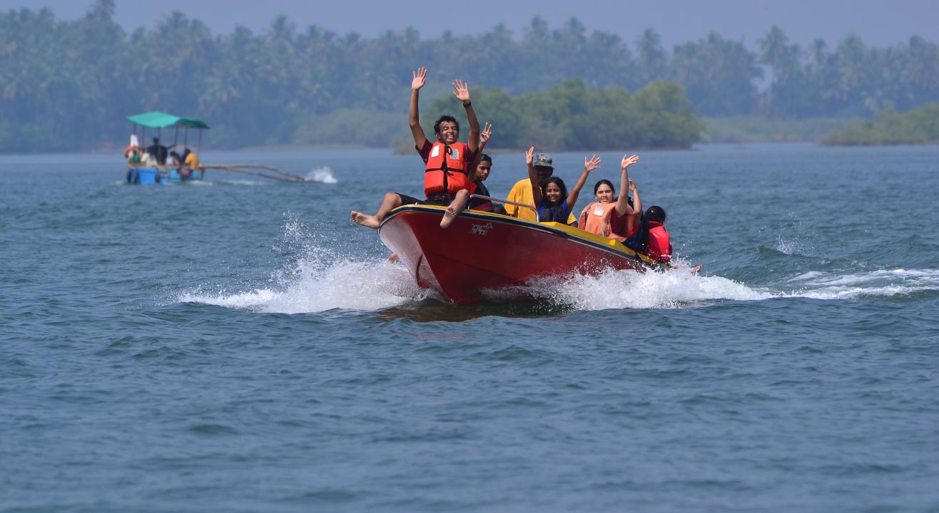 Scuba Diving & Water Sports At Grande Island Goa