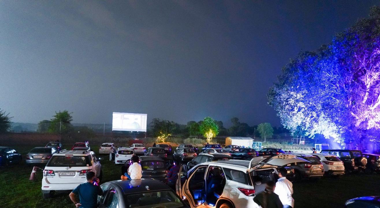 Drive-In Cinema - Oscar's Special