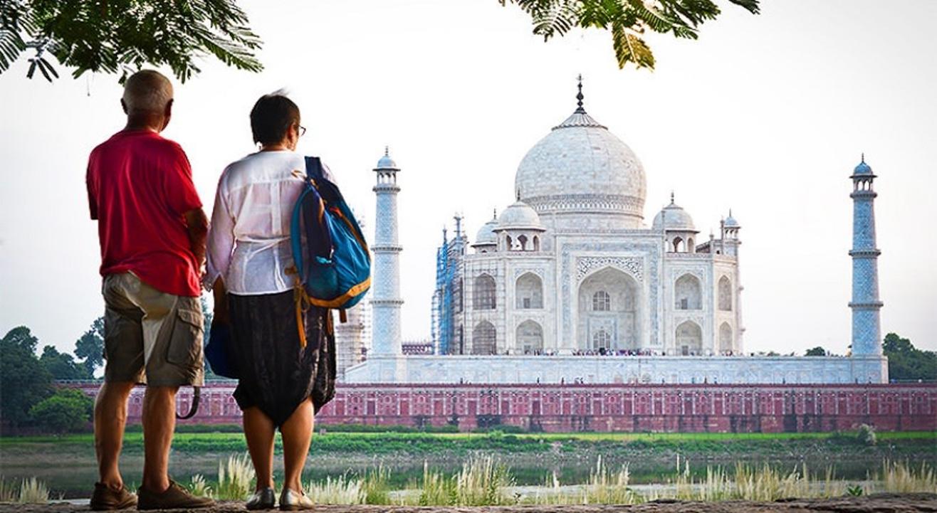 Taj Mahal Sunrise Entry Ticket with Tour Guide 