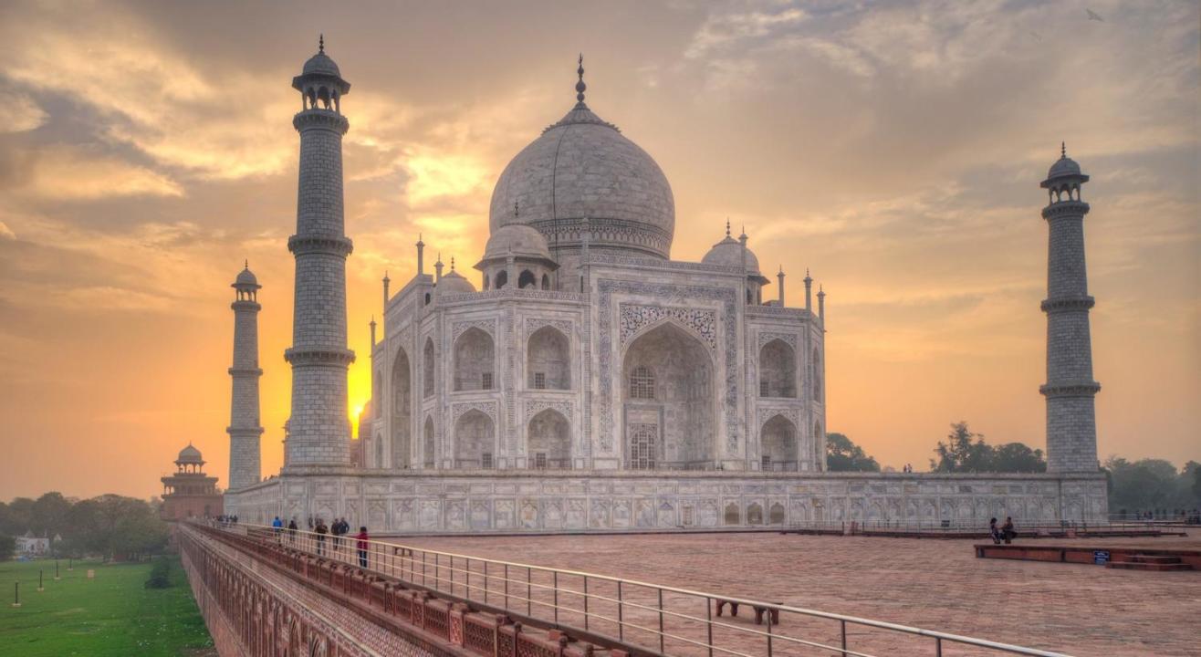 Same Day Taj Mahal (Agra) Tour by Car from Delhi