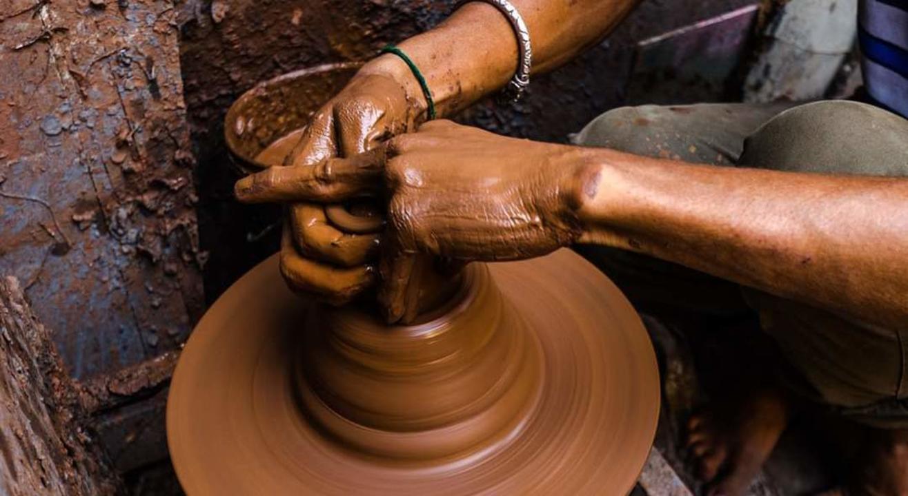 Kumbharwada: The Potter Community of Dharavi with TripAdvisor Tour 