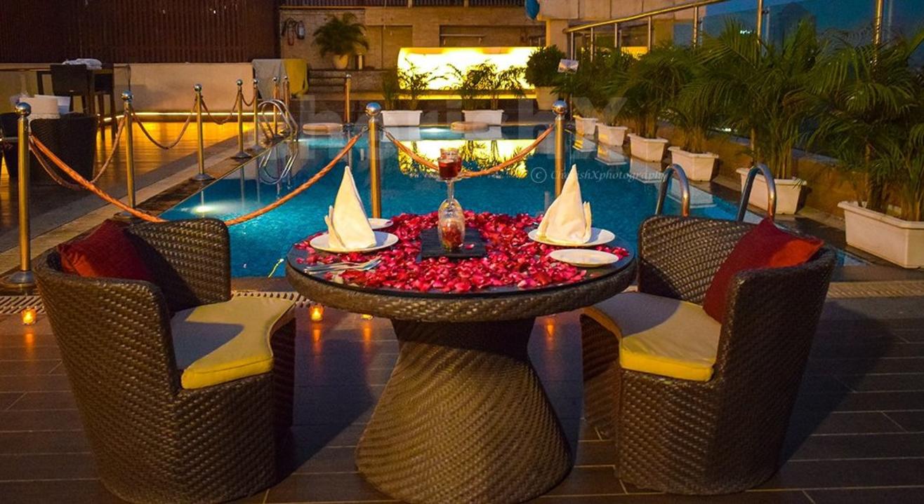 Valentine's Poolside Dinner at a Rooftop