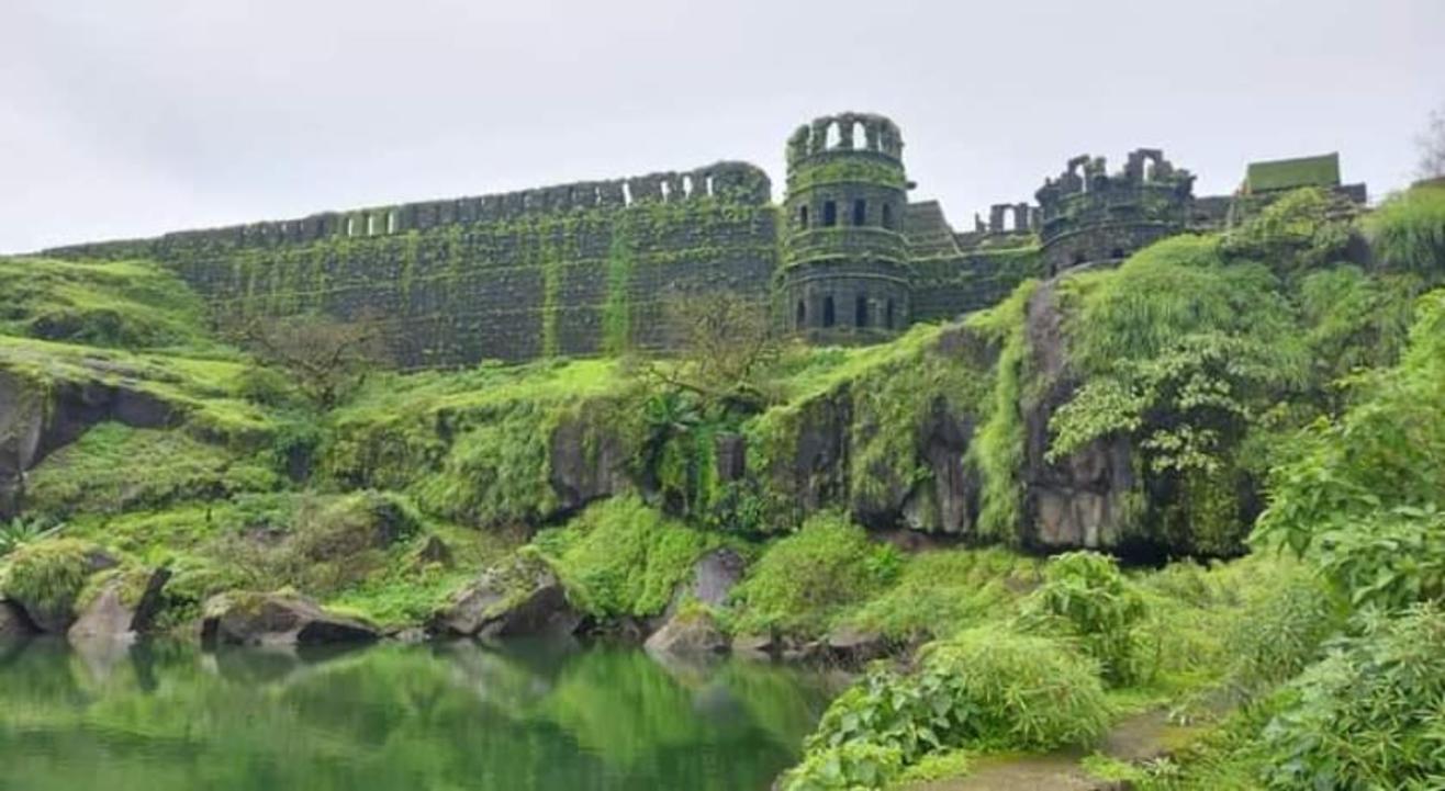 Raigad Guided Fort Tour from Mumbai