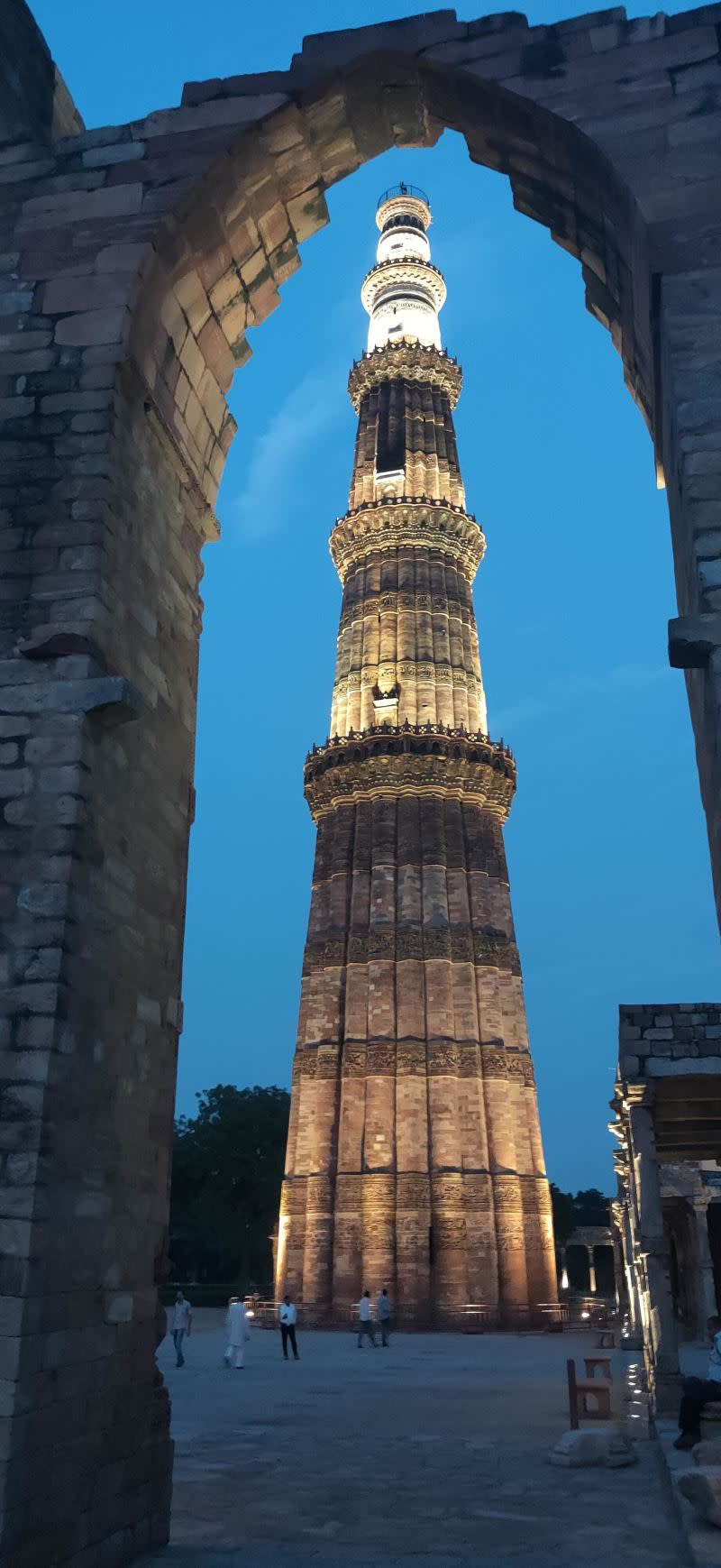 Raat Ke Afsane- Night Walk in Qutub Minar