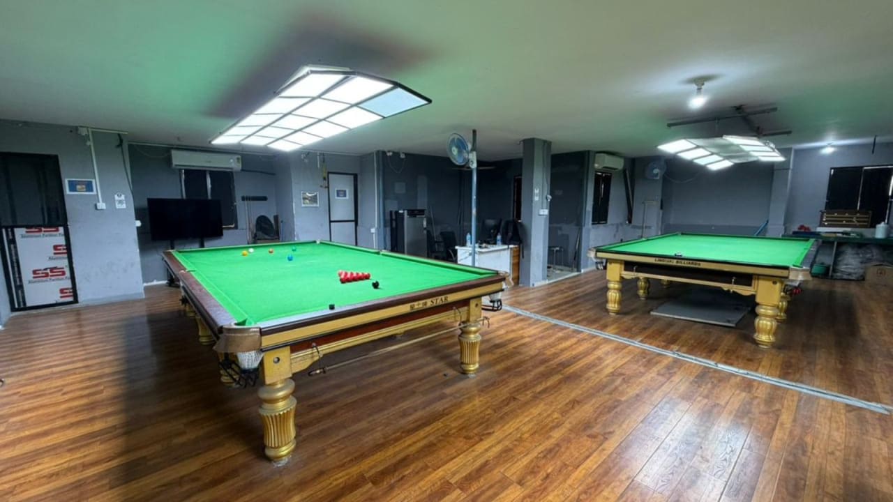 Break & Brew Snooker