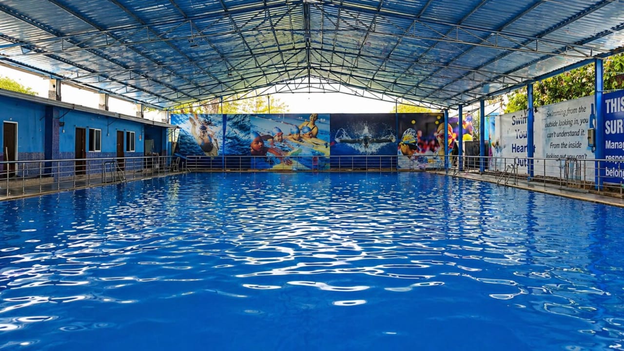 Sportive Indoor Swimming Pool 