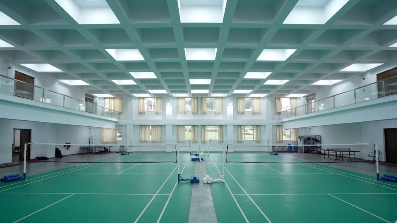 Hoppr I Badminton, Cricket & Football