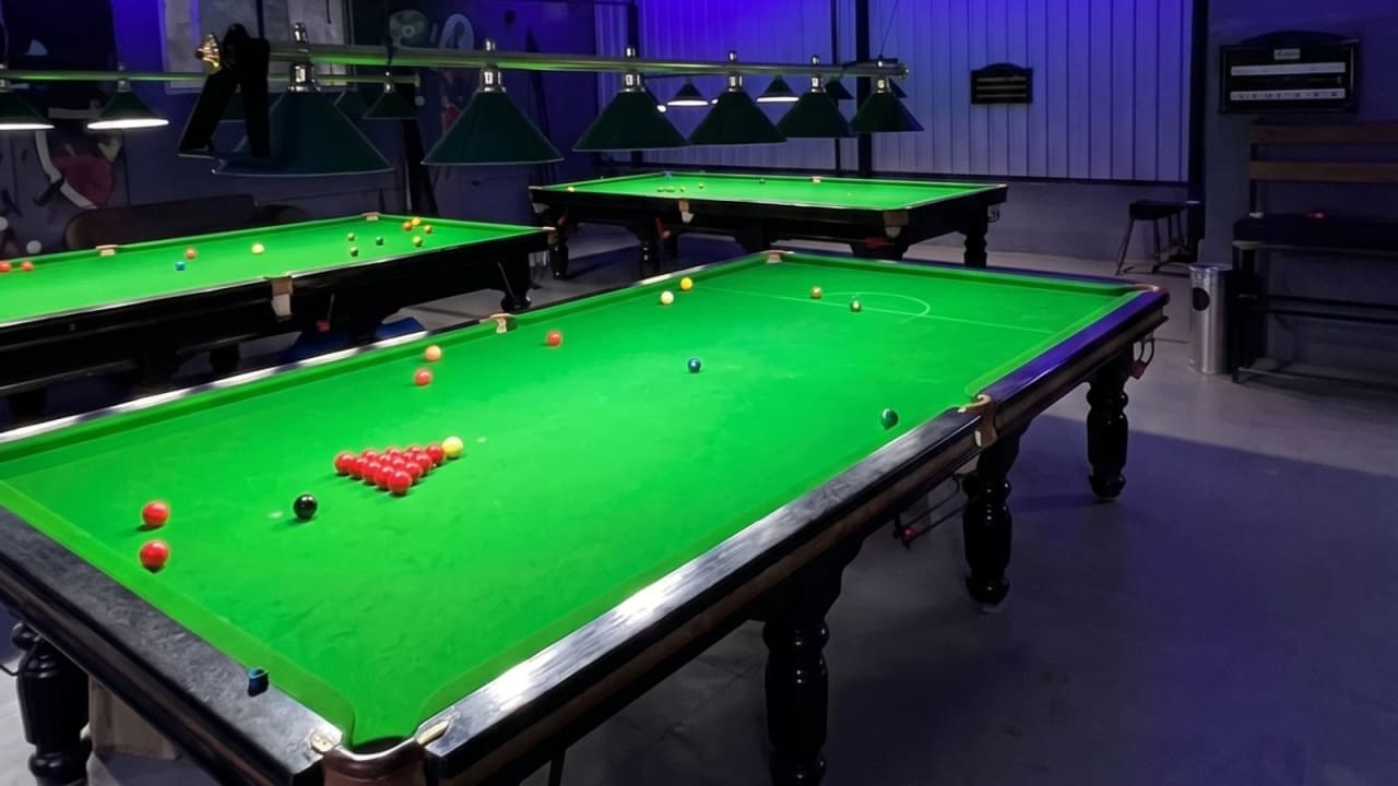 Cue Hunter Snooker Lounge
