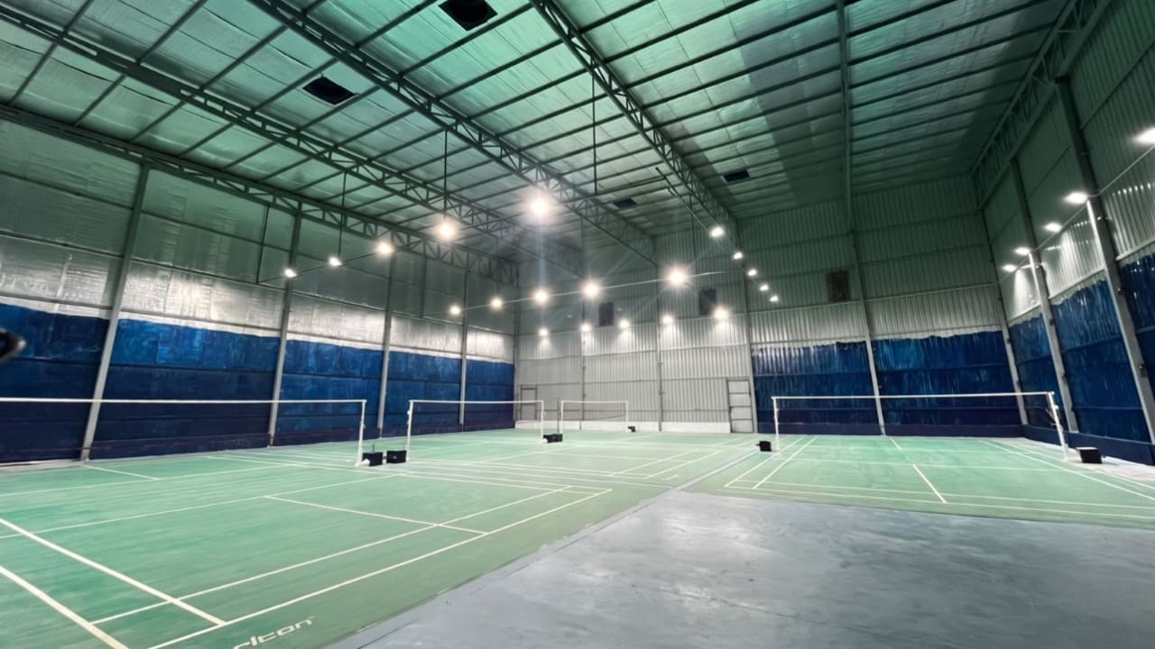 Hoppr | Sector 57 Gurgaon | Badminton and Turf