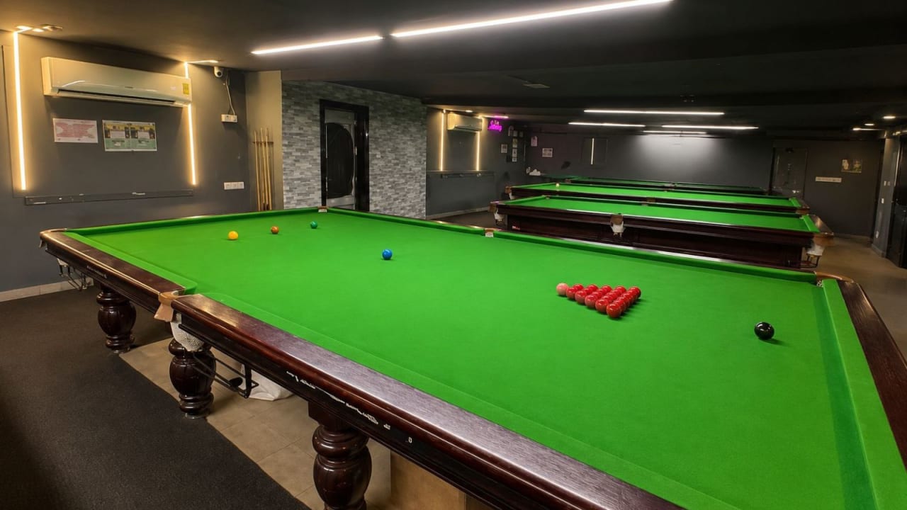 THE SNOOKER HOUSE