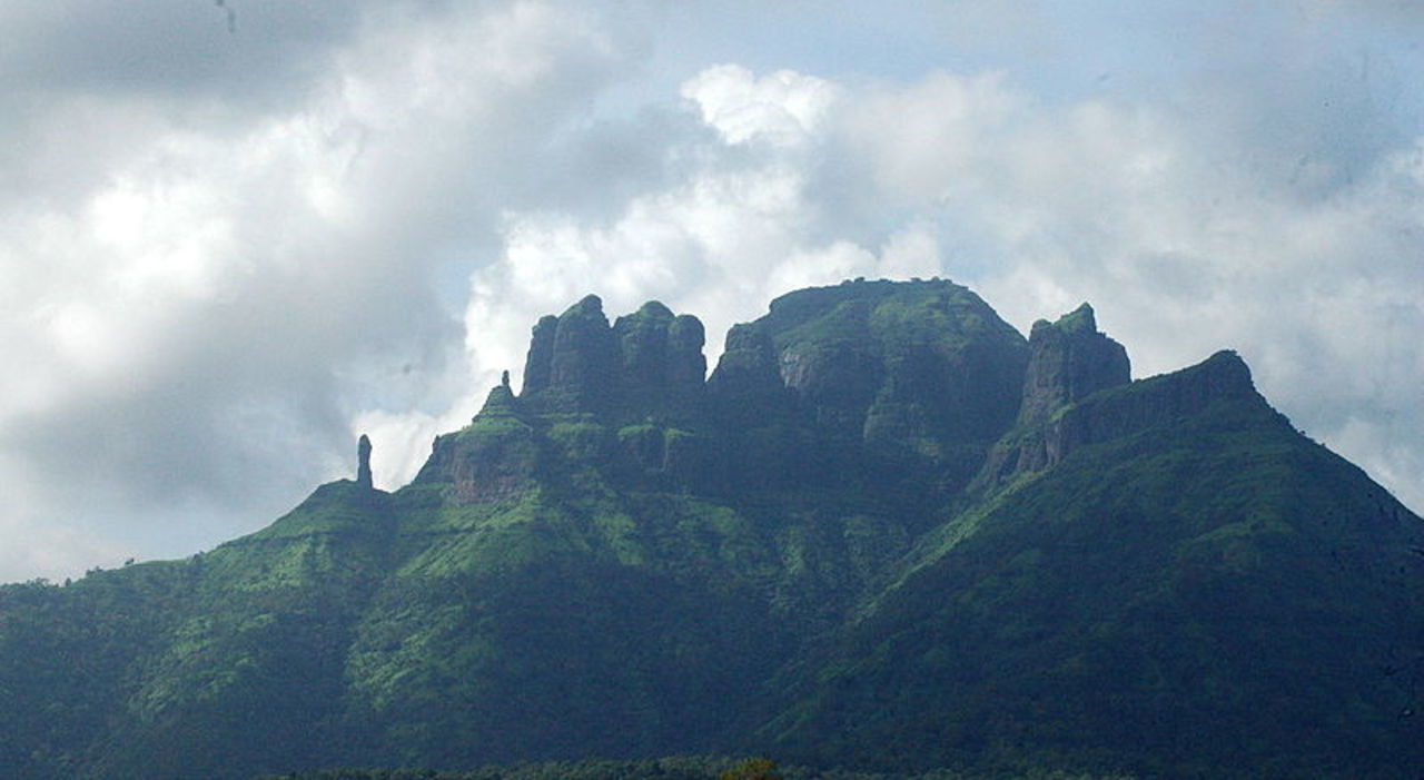 One Day Trek To Mahuli Fort with Mumbai Mountain Hikers
