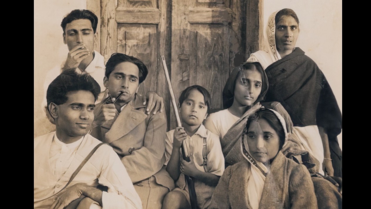 Vasudhaiva Kutumbakam (The World is Family) by Anand Patwardhan | Screening