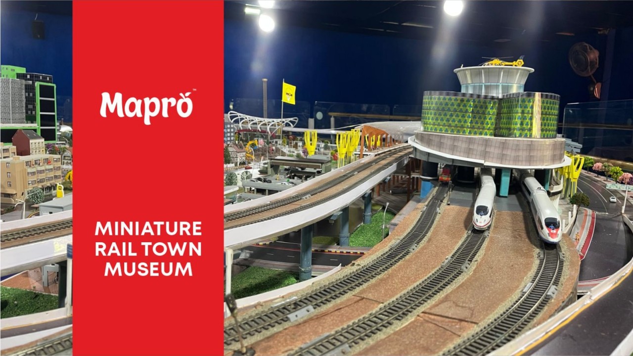 Rail Tour at Mapro Garden