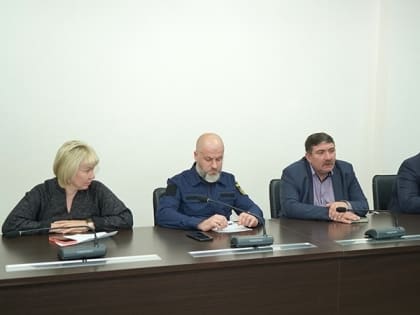 Совещание в Мегионе: планы на неделю и благоустройство города