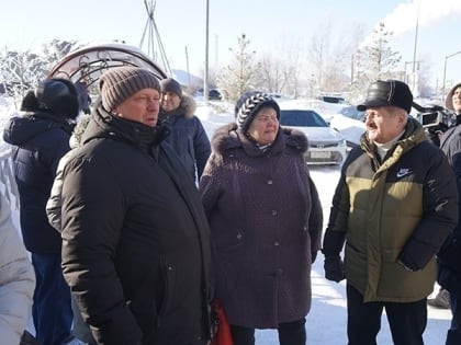 Тема новой встречи с жителями города - устройство тротуара