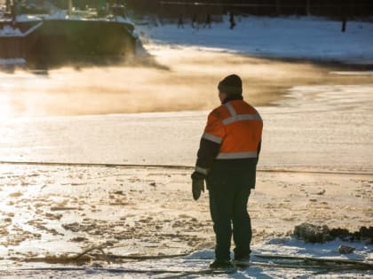 В ХМАО на две недели разведут мост, который ведет в отдаленное поселение