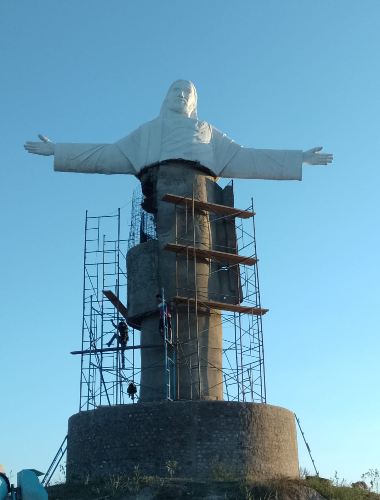 Ruben Pereyra crea una obra monumental «El Cristo en Formosa»