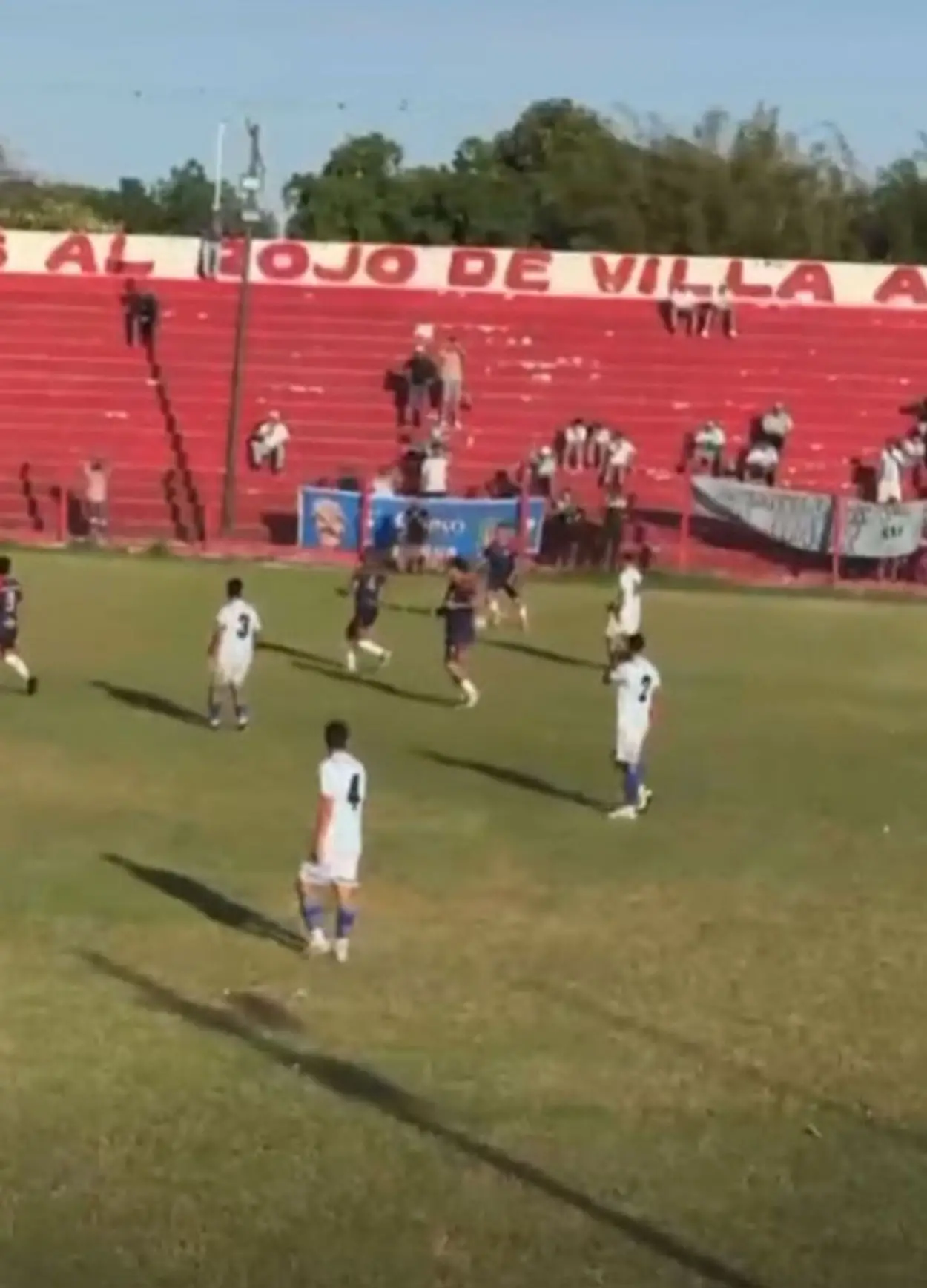 Siguen las polémicas en el fútbol tucumano: Famaillá dejó de jugar en señal de protesta y el partido terminó suspendido
