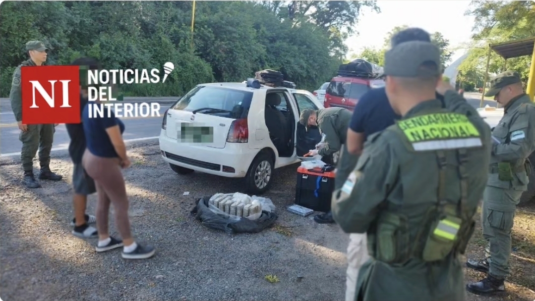 Ruta 38: gendarmes interceptaron un auto y secuestraron casi 18 kilos de marihuana