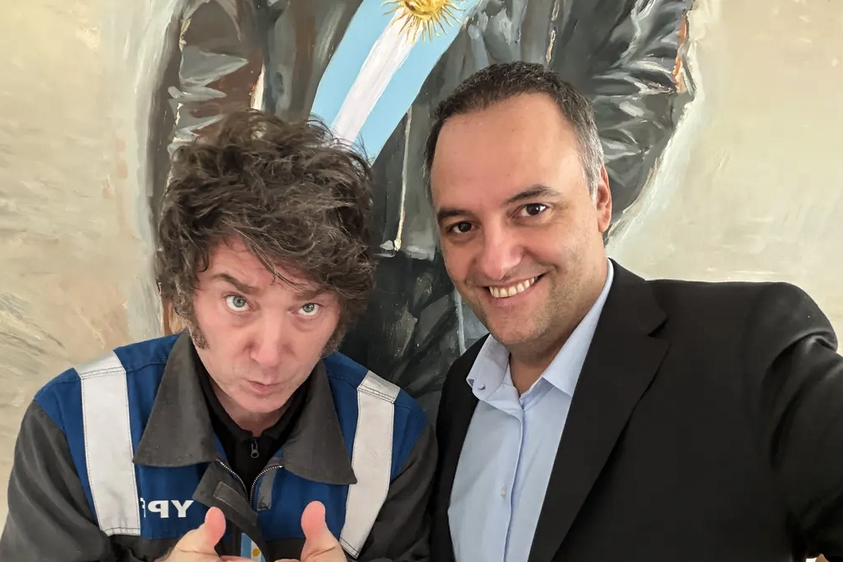 Milei respalda a Adorni mientras crecen las dudas sobre su patrimonio