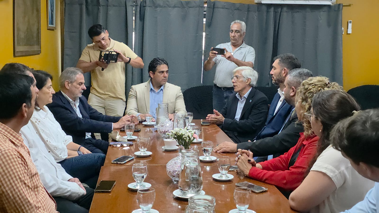 Alberdi impulsa su perfil académico con un acuerdo clave entre el municipio, la UNT y la UNCA