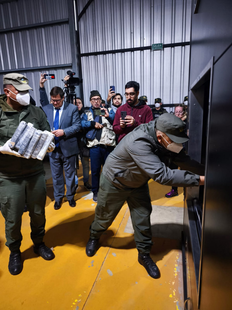 Gendarmería incineró más de media tonelada de cocaína secuestrada en rutas de Santa Fe
