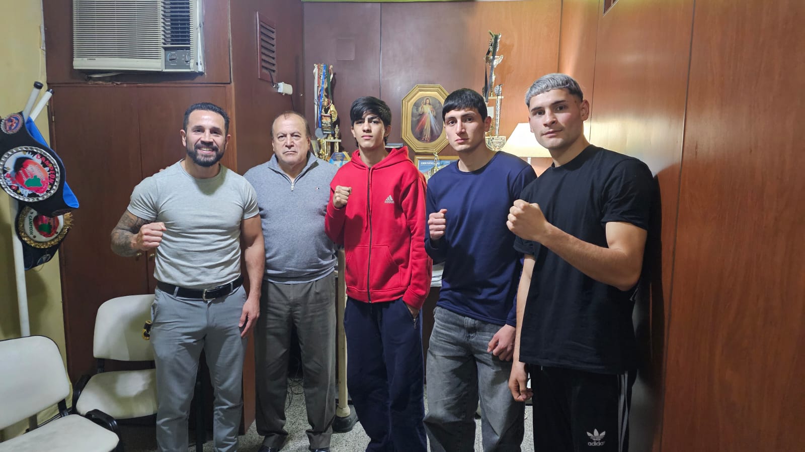 Aguilares vuelve a escribir su historia en el boxeo: tres jóvenes obtuvieron la licencia federativa