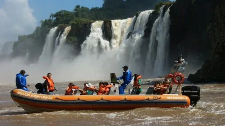 Un muerto y dos heridos tras el vuelco de una lancha en las Cataratas del Iguazú