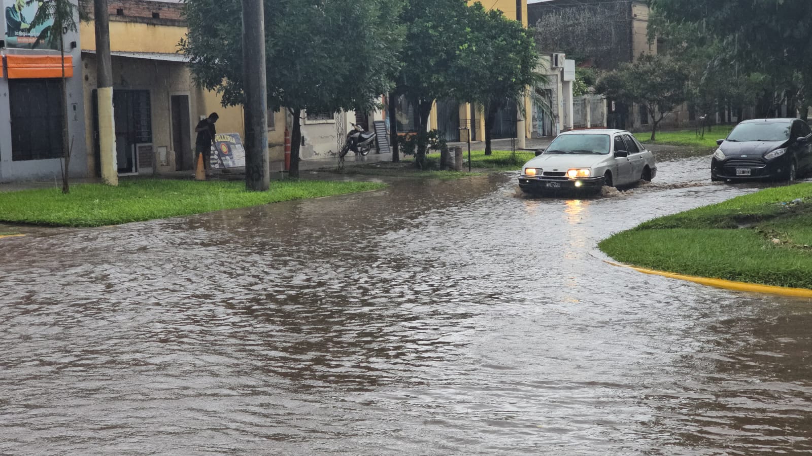 Alberdi proyecta un plan integral para reducir inundaciones: el ordenamiento de la cuenca, en el centro de una estrategia a largo plazo