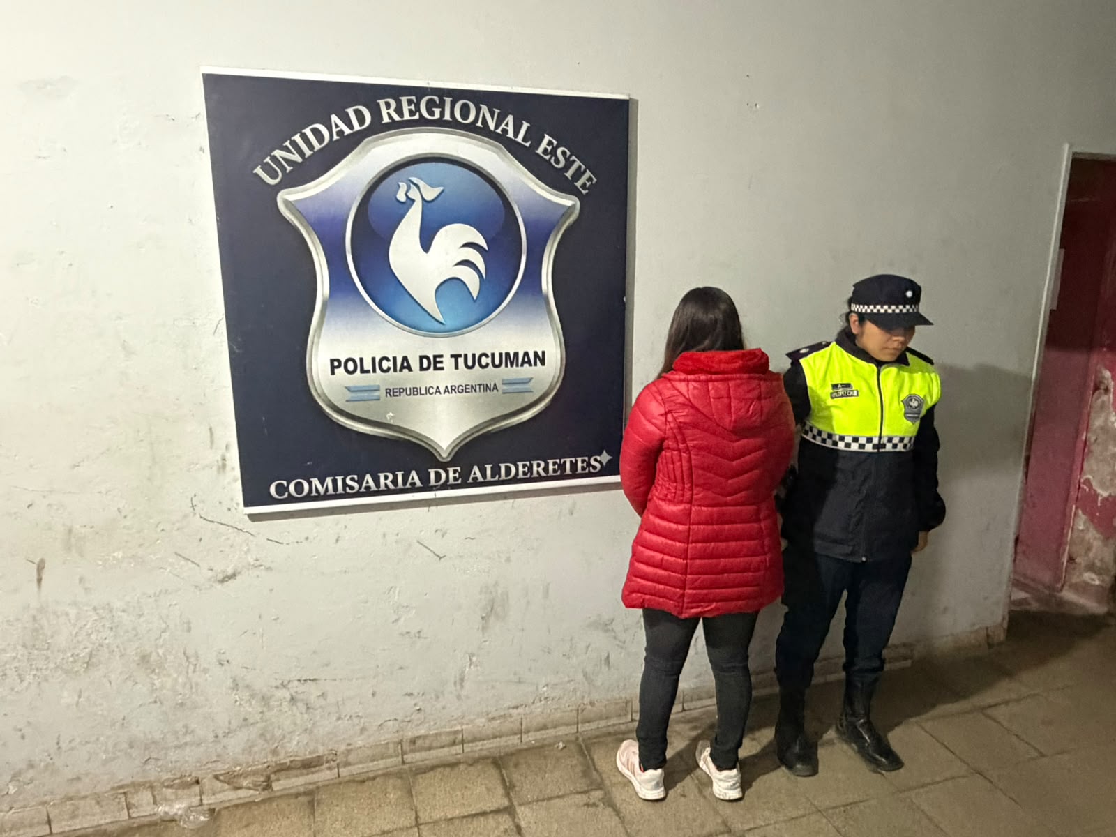 Aprehendieron a una mujer tras un reclamo durante un acto encabezado por Jaldo