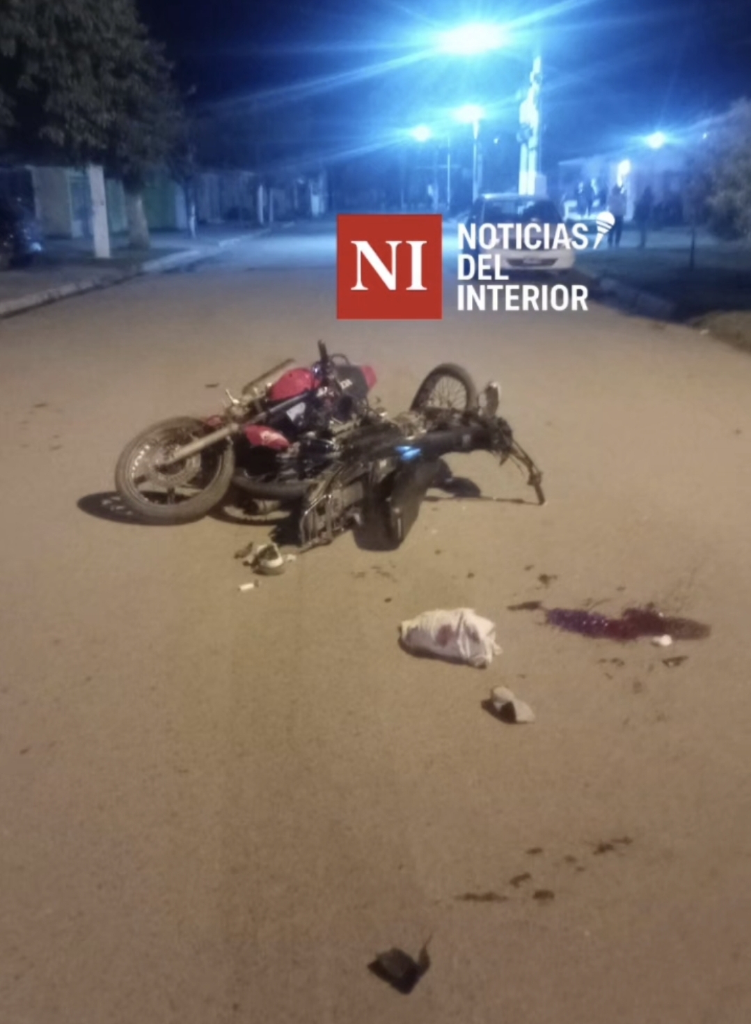 Grave choque entre dos motocicletas en Los Ralos: un joven fue trasladado al Hospital Padilla