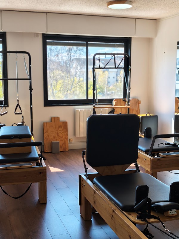 In-Studio Pilates Reformer — photo 3