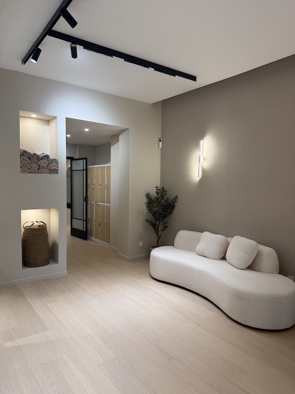 Define Studio Bordeaux — photo 2