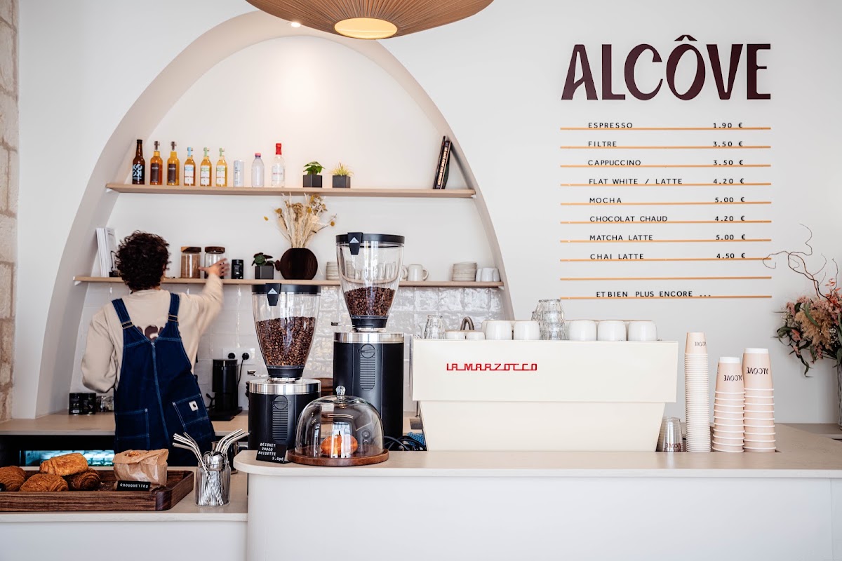 Alcôve - Coffee Shop & Pilates Reformer — photo 3