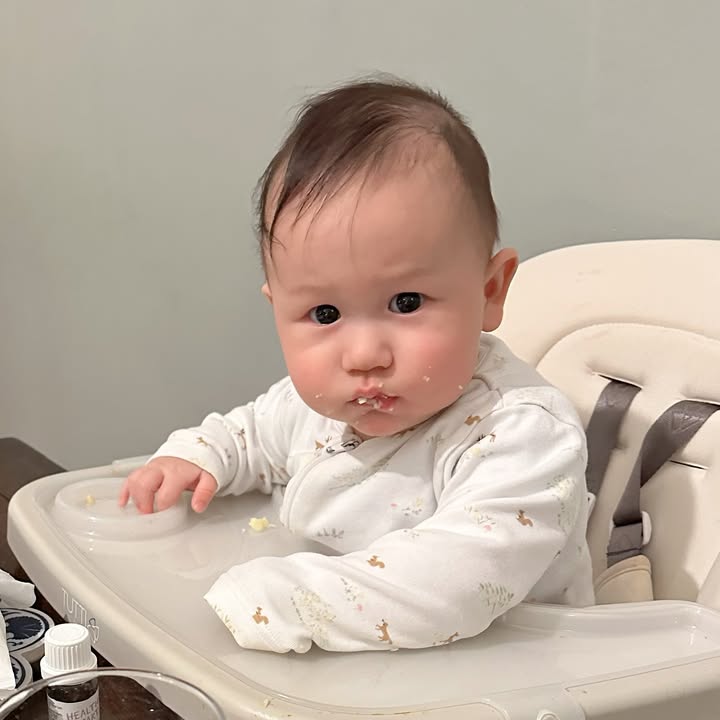 小蓮藕六個月里程碑：副食品、入托兒所的生活 