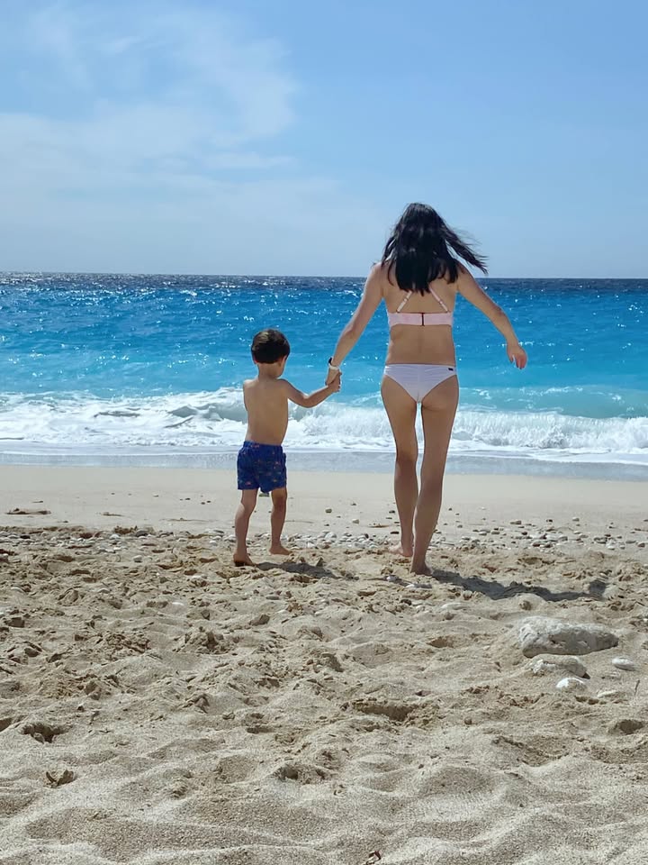 家族度假中的意外驚嚇! 小玫瑰家族旅行一卻遇到了意想不到的狀況