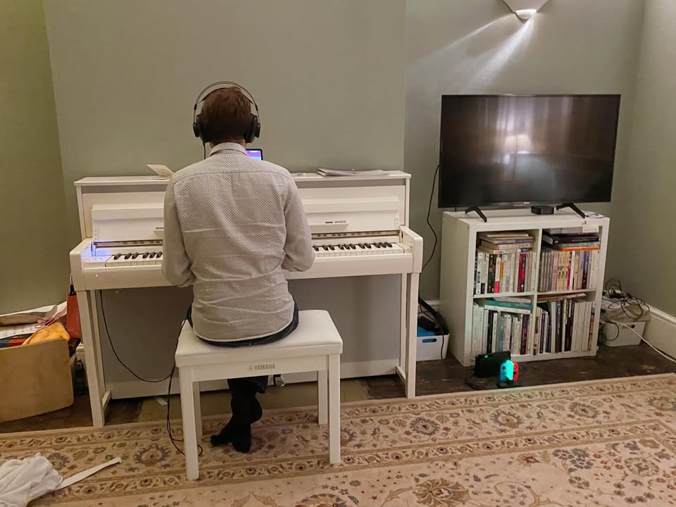 線上練琴的設定教學 - 適用Simply Piano的耳機設定指南
