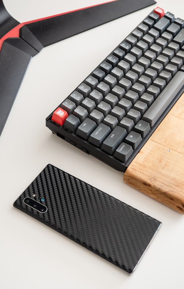 keychron q1 max wireless custom keyboard