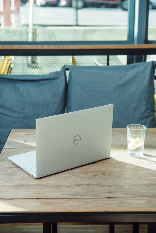 dell xps 15 oled touch laptop