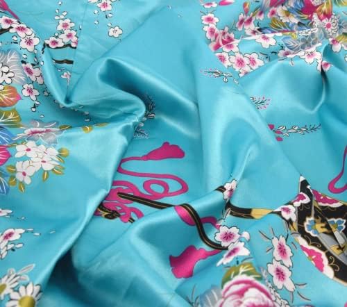 Vue 3 de Kimono Japonais Femme Traditionnelle