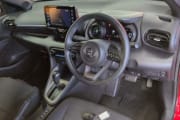 TOYOTA YARIS HYBRID preview 3