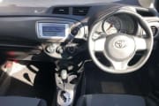 TOYOTA VITZ preview 3