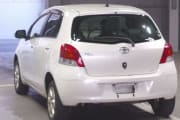 TOYOTA VITZ preview 2